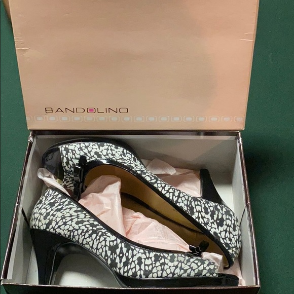 BANDOLINO -Peekaboo open toe heel - Picture 5 of 6